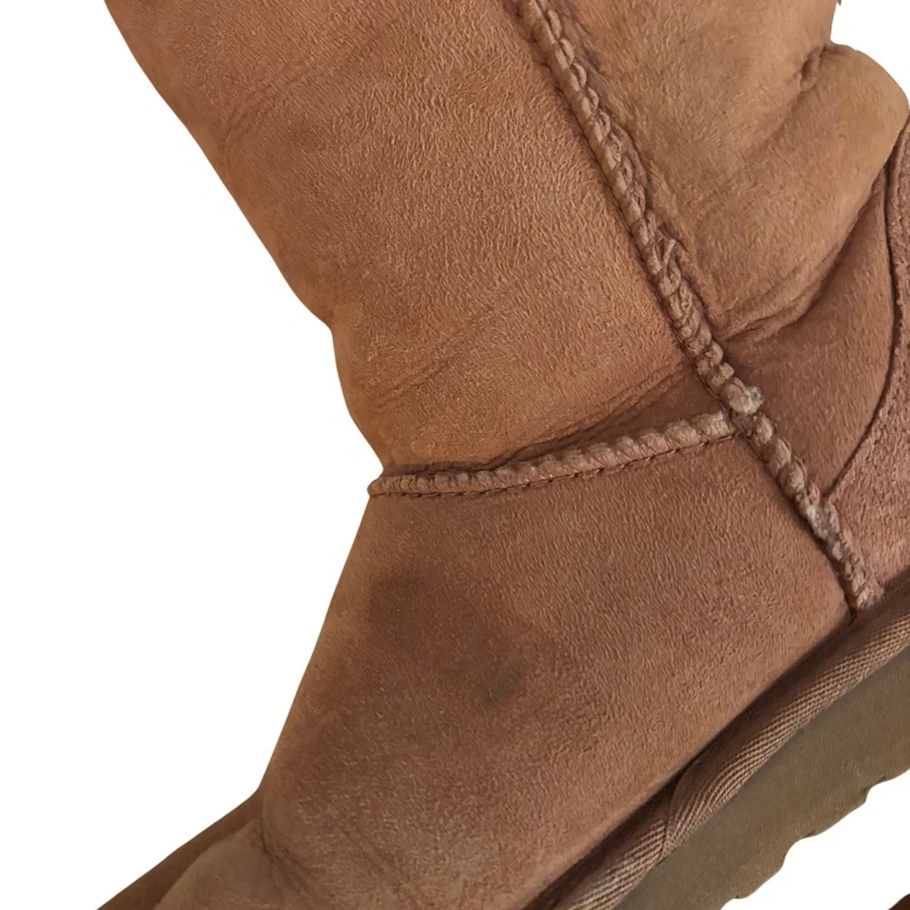 Ugg Classic Shirt in Chestnut Shearling-Lined Boots - Picture 7 of 9